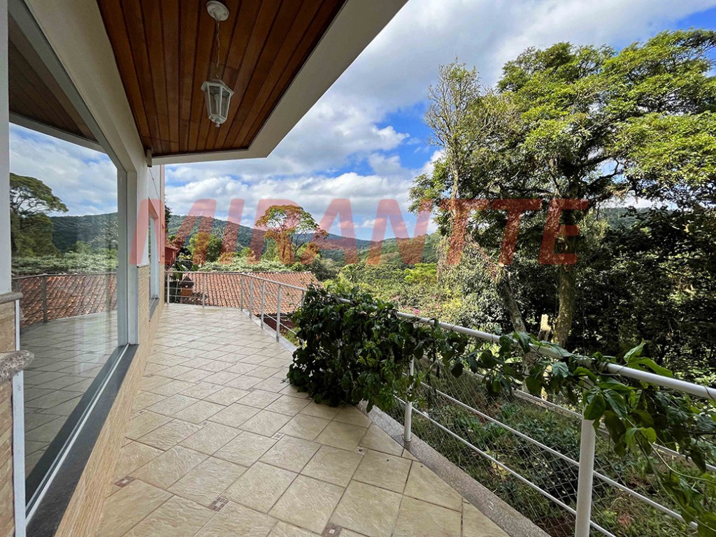 Cond. fechado de 250m² com 5 quartos em Serra da Cantareira