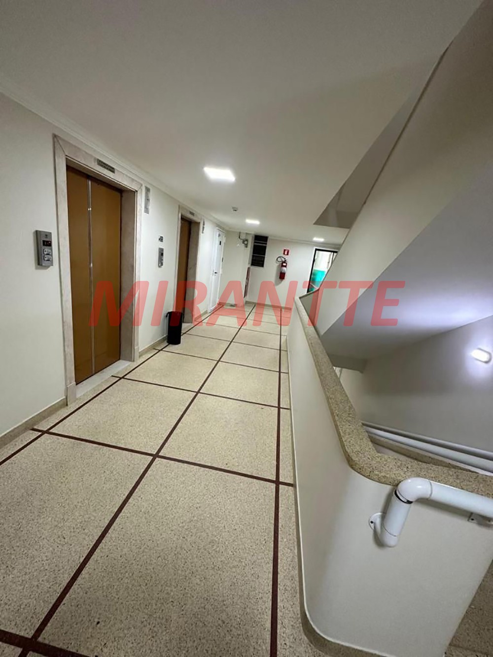 Conjunto comercial de 111.66m² em Centro
