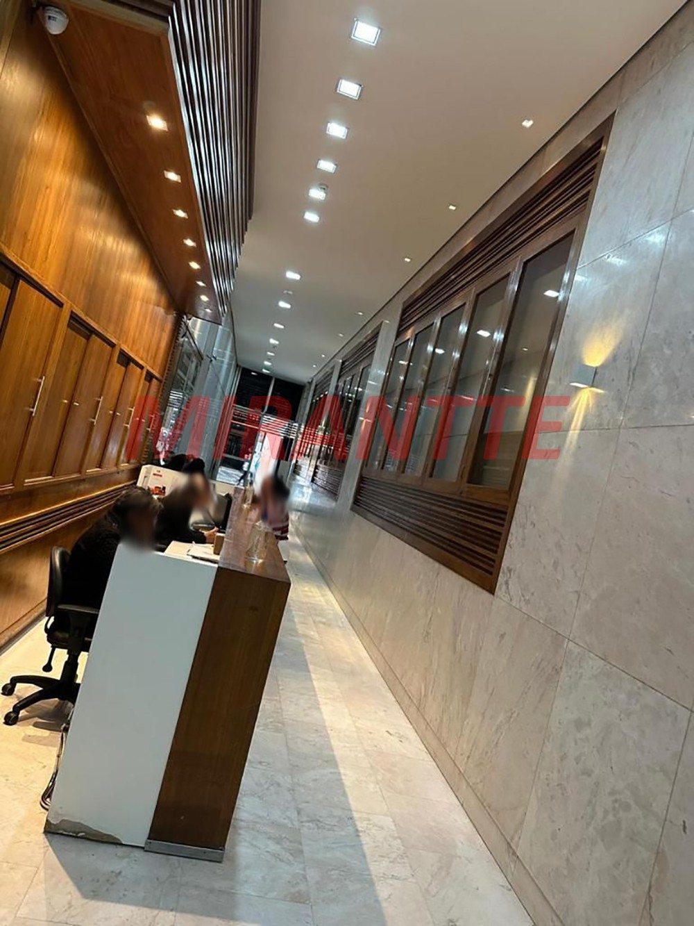 Conjunto comercial de 111.66m² em Centro