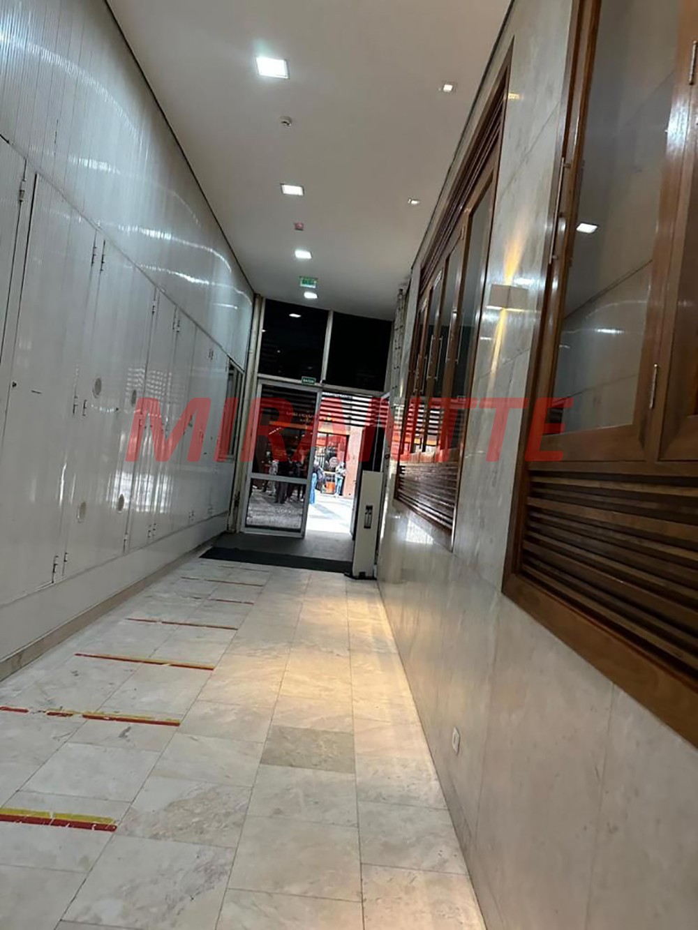 Conjunto comercial de 111.66m² em Centro