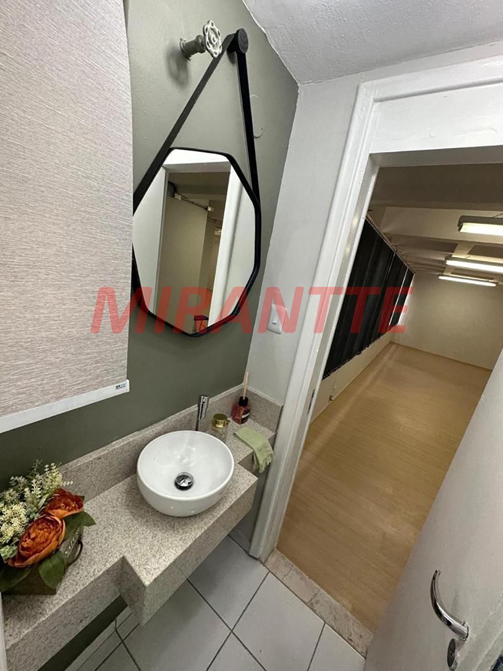Conjunto comercial de 111.66m² em Centro