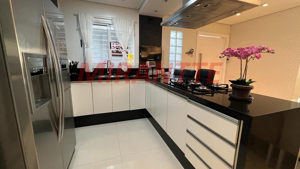 Sobrado de 127m² com 2 quartos em Jardim Santa Inês