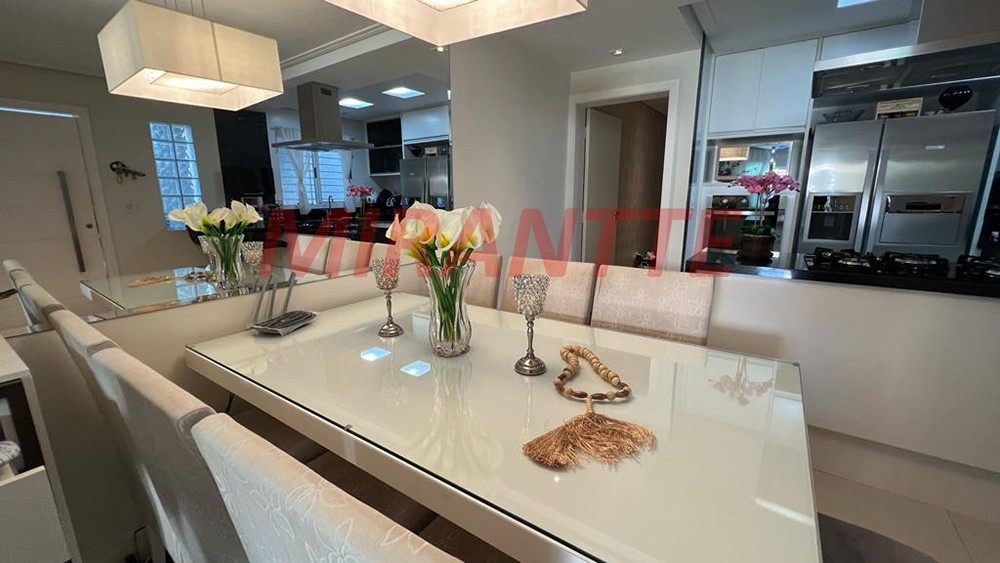 Sobrado de 127m² com 2 quartos em Jardim Santa Inês