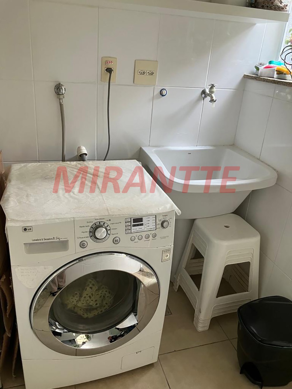 Sobrado de 156m² com 3 quartos em Santa Teresinha