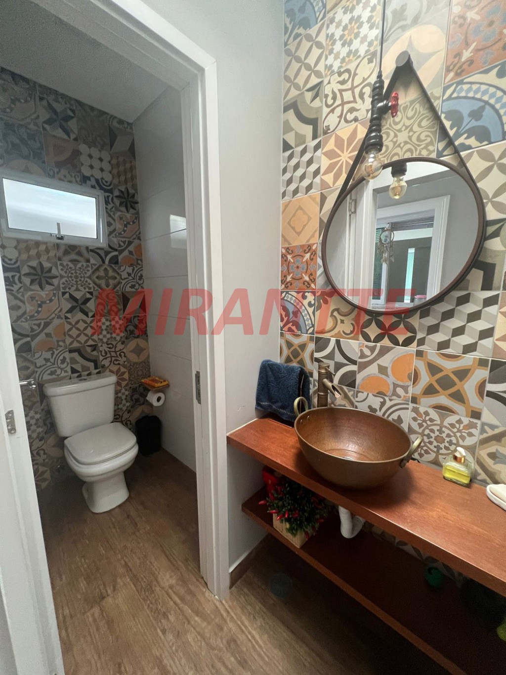 Sobrado de 282m² com 4 quartos em Tremembe