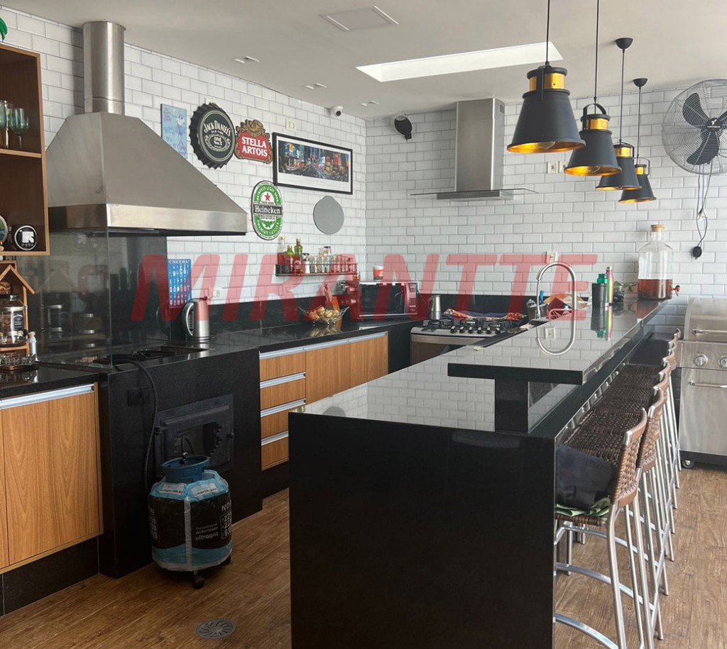 Sobrado de 282m² com 4 quartos em Tremembe