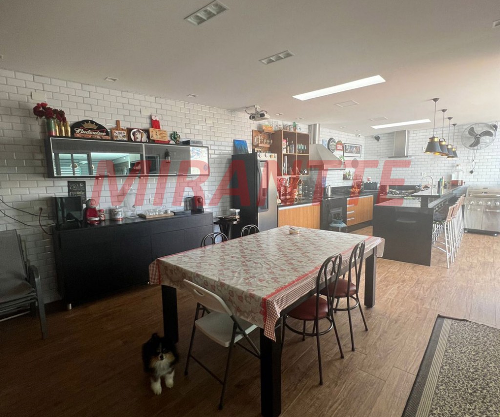 Sobrado de 282m² com 4 quartos em Tremembe