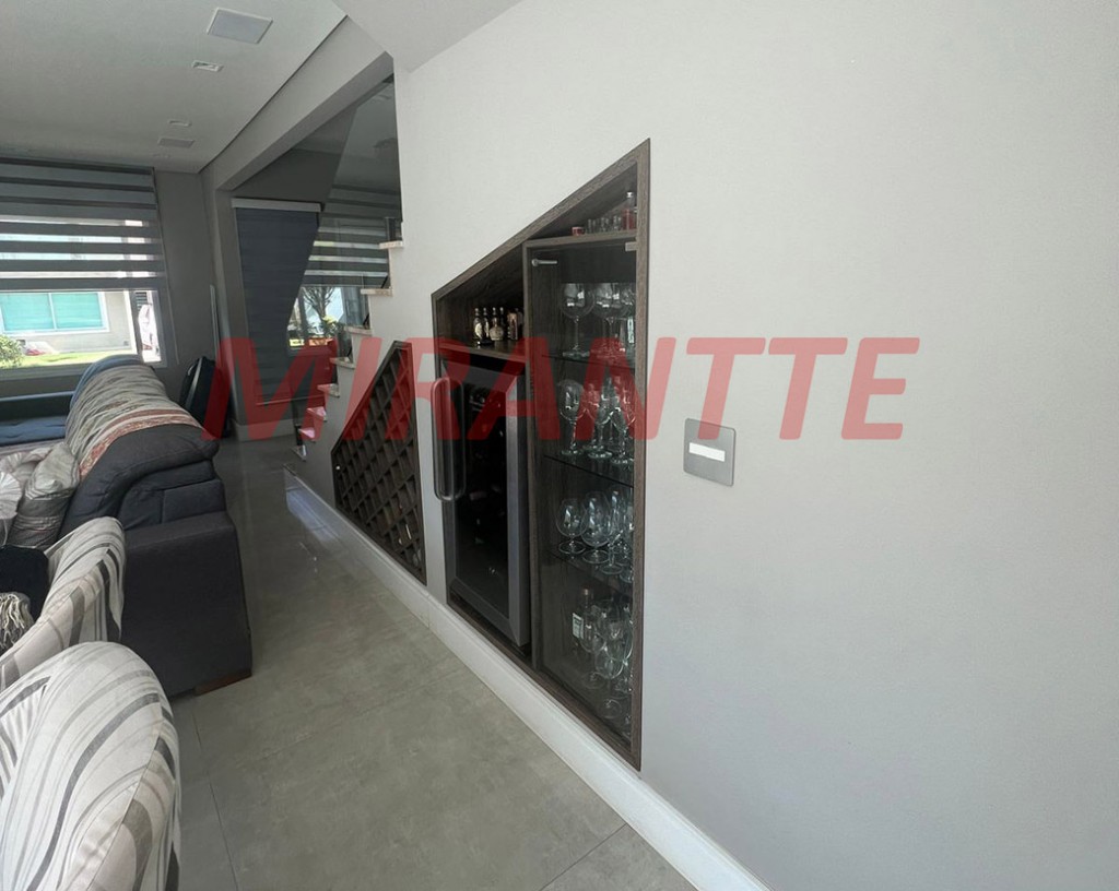 Sobrado de 282m² com 4 quartos em Tremembe