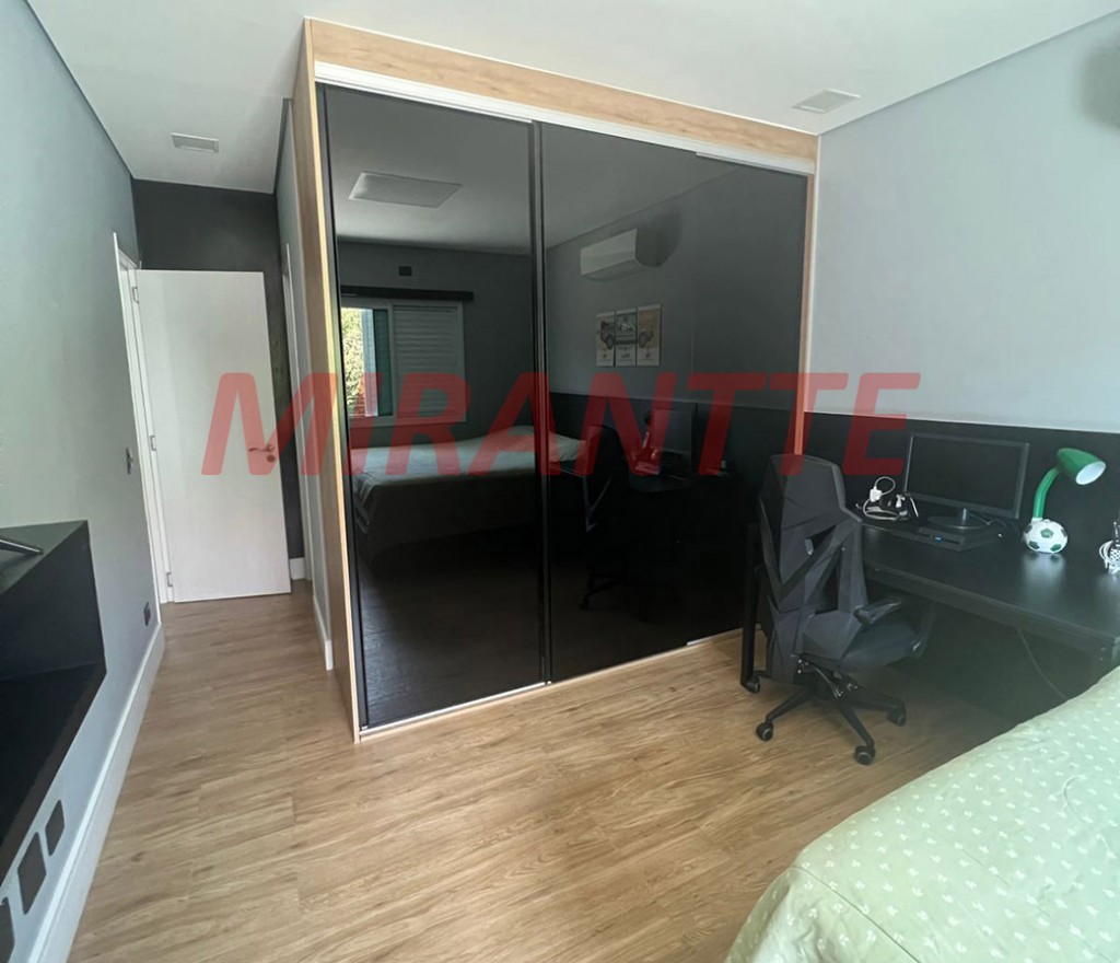 Sobrado de 282m² com 4 quartos em Tremembe