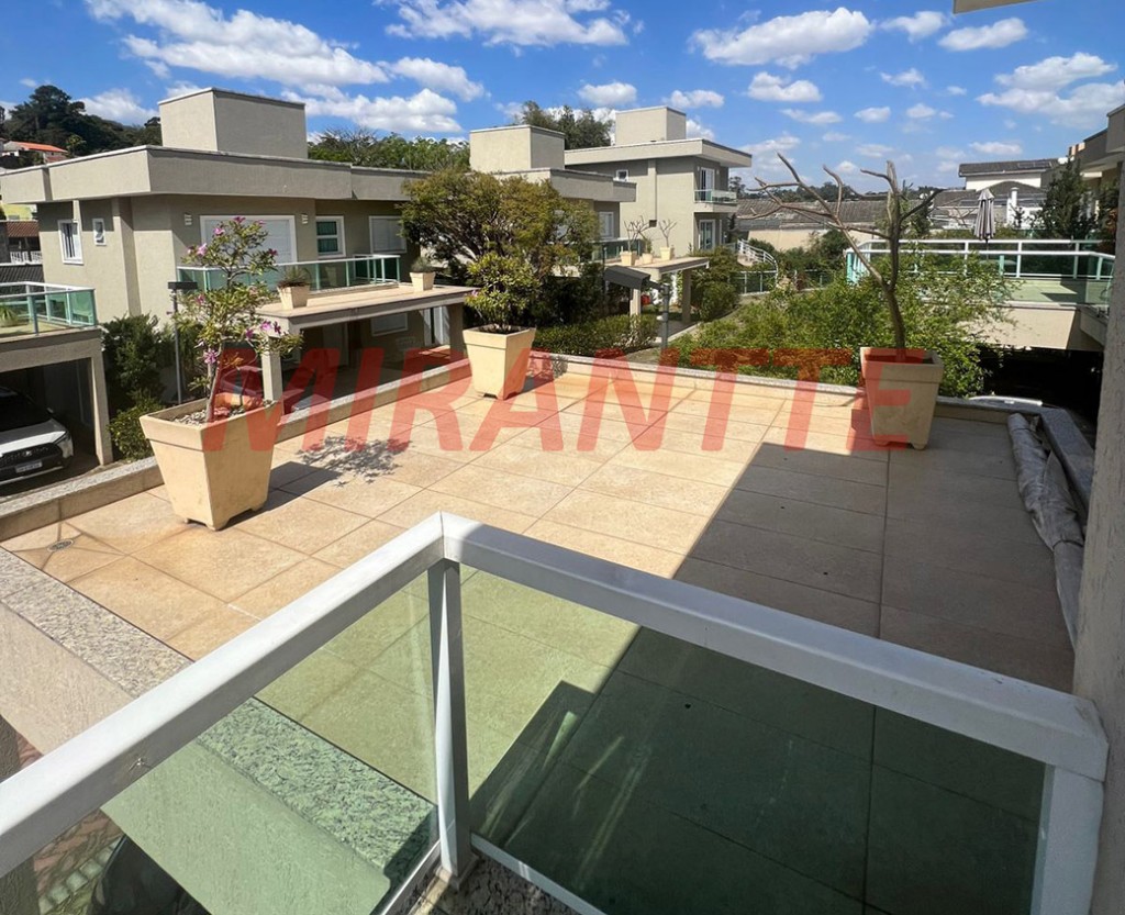 Sobrado de 282m² com 4 quartos em Tremembe