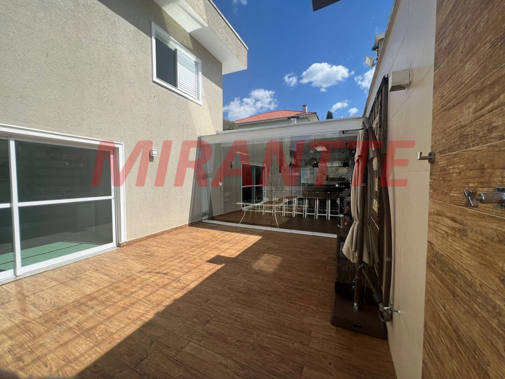 Sobrado de 282m² com 4 quartos em Tremembe
