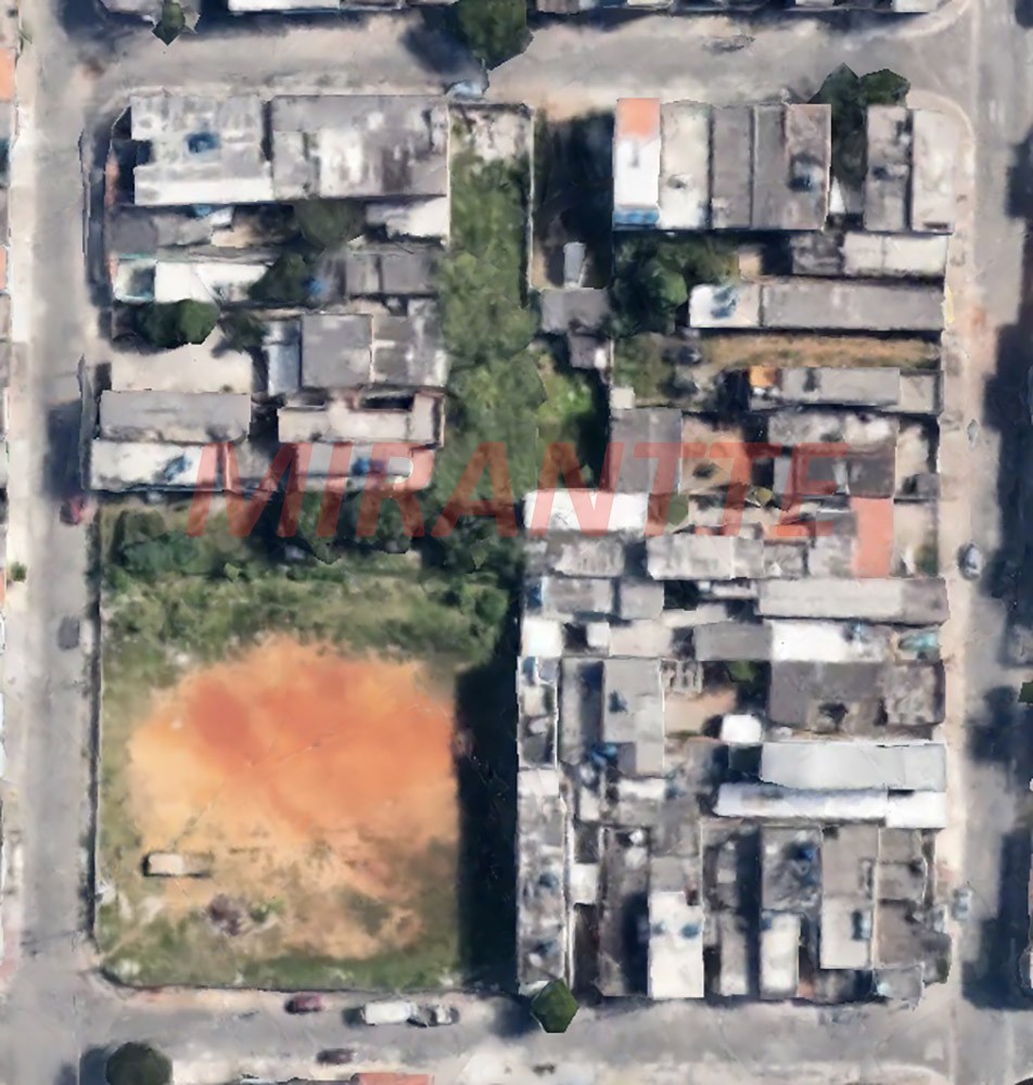 Terreno de 3000m² em Jardim IV Centenário