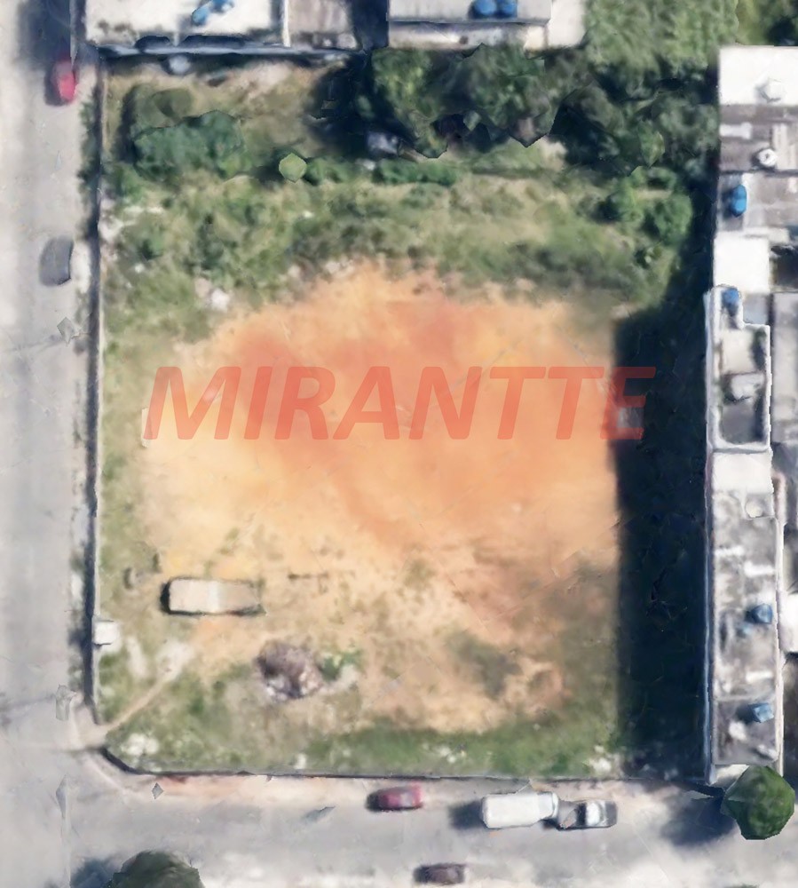 Terreno de 3000m² em Jardim IV Centenário