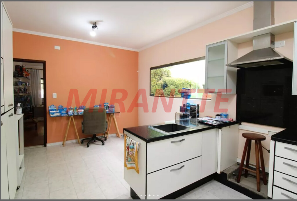 Sobrado com 3 quartos em Jardim Leonor Mendes De Barros