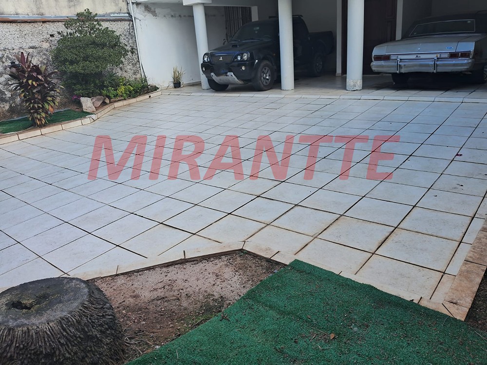 Sobrado de 208m² com 3 quartos em Jardim Virginia Bianca