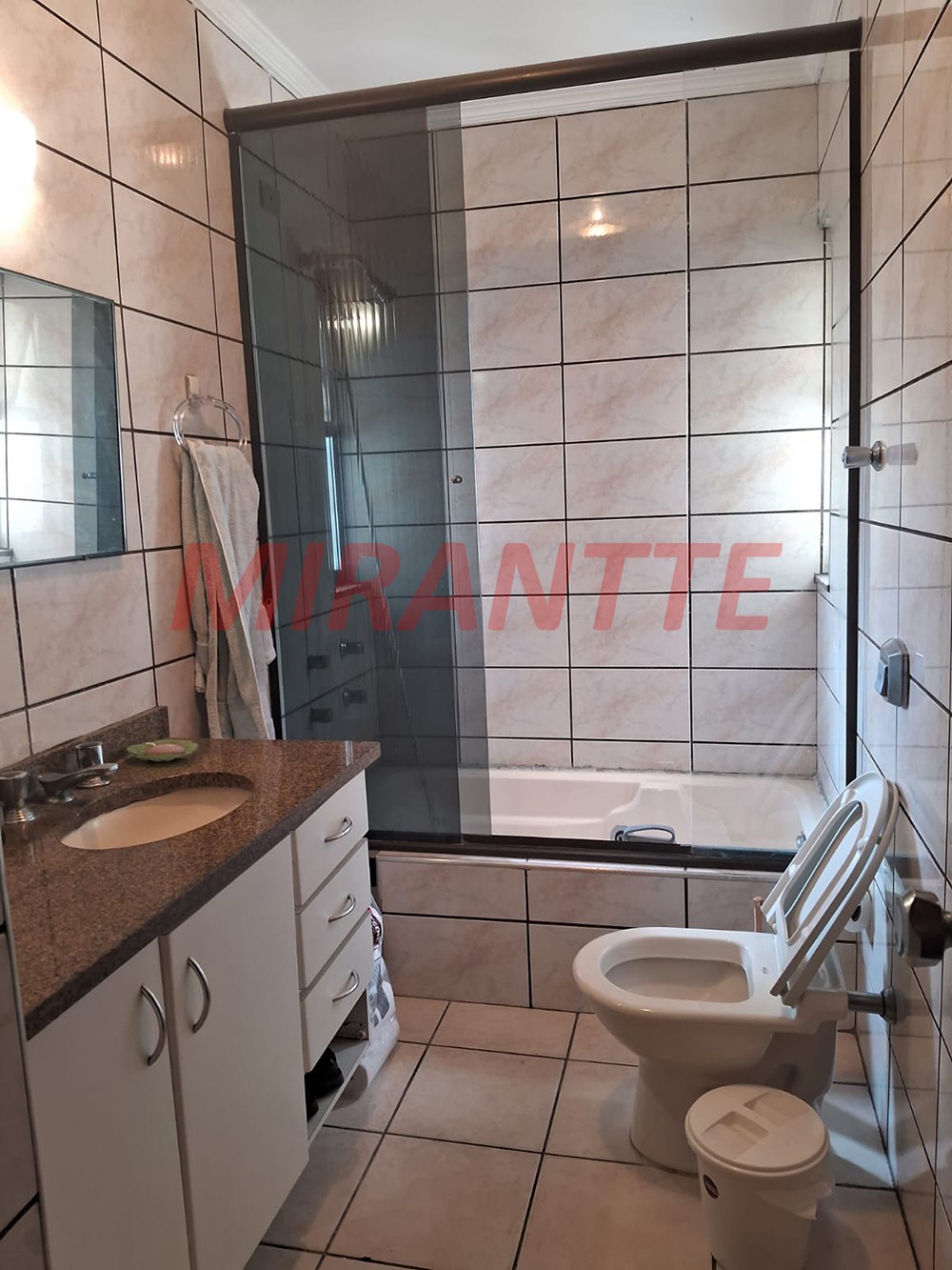 Sobrado de 208m² com 3 quartos em Jardim Virginia Bianca
