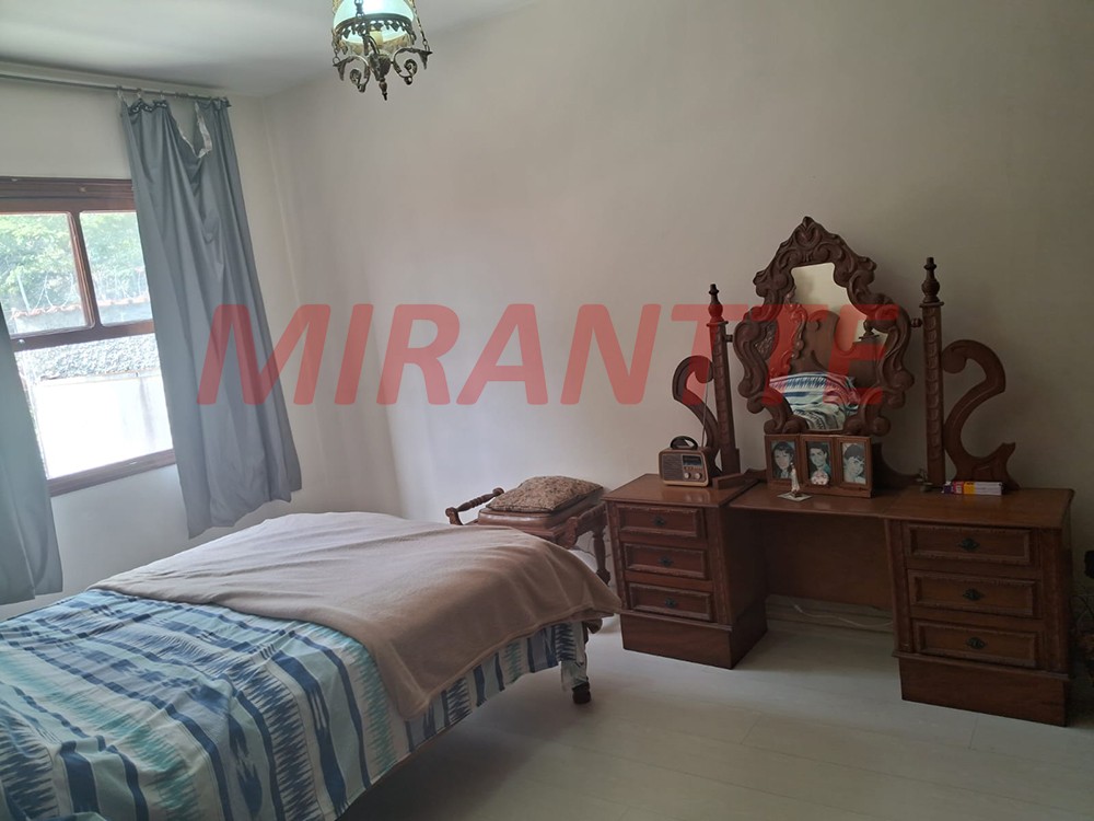 Sobrado de 208m² com 3 quartos em Jardim Virginia Bianca