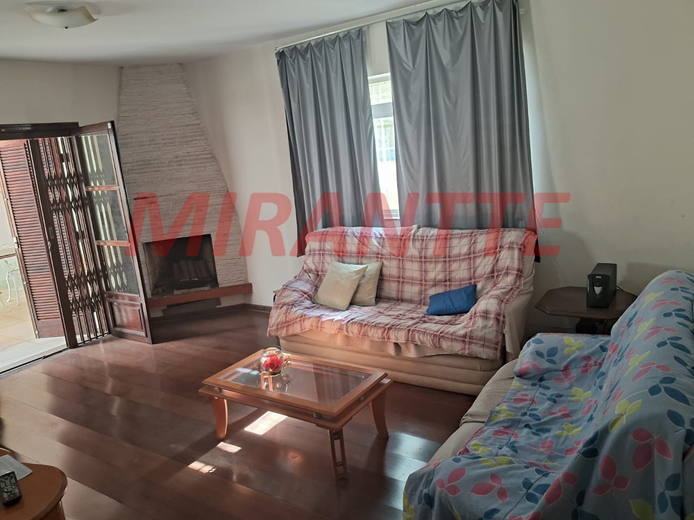 Sobrado de 208m² com 3 quartos em Jardim Virginia Bianca