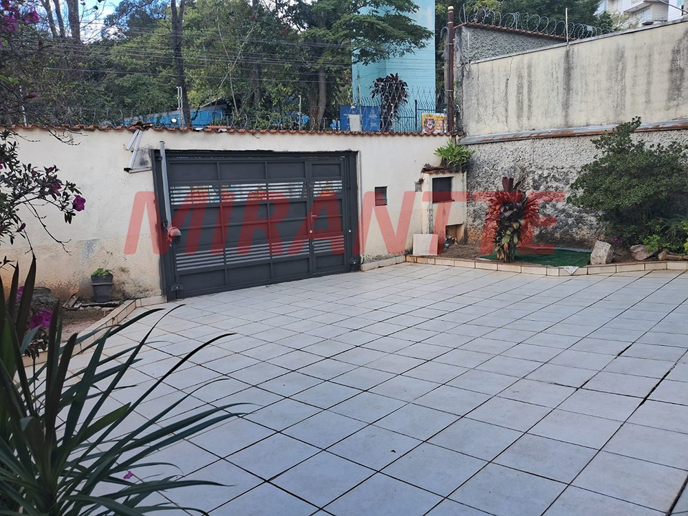Sobrado de 208m² com 3 quartos em Jardim Virginia Bianca