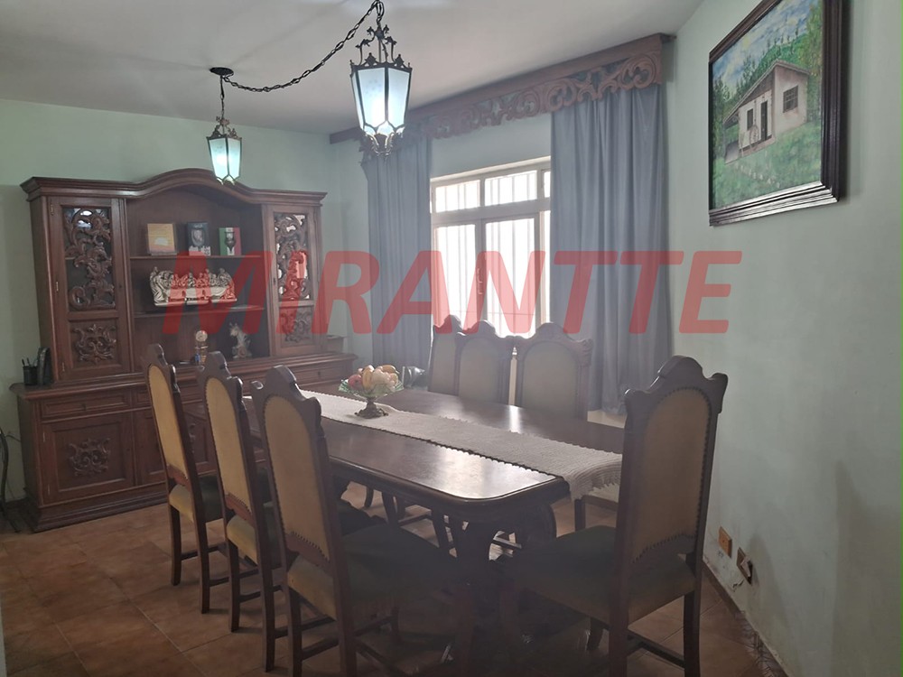 Sobrado de 208m² com 3 quartos em Jardim Virginia Bianca