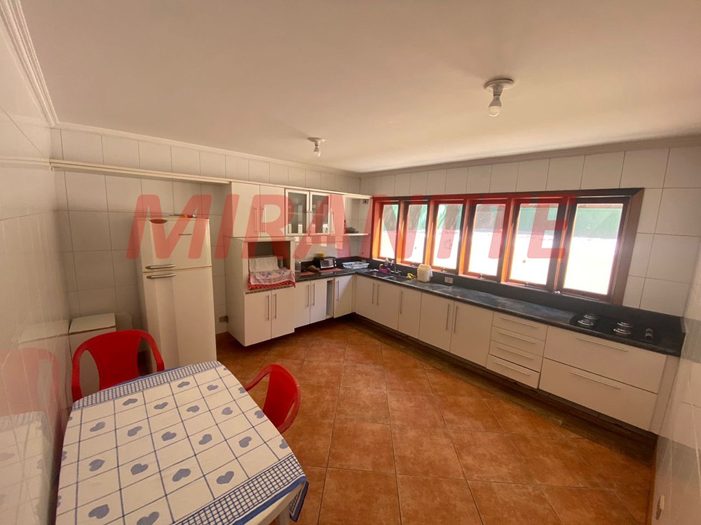 Sobrado de 530m² com 5 quartos em Serra Da Cantareira