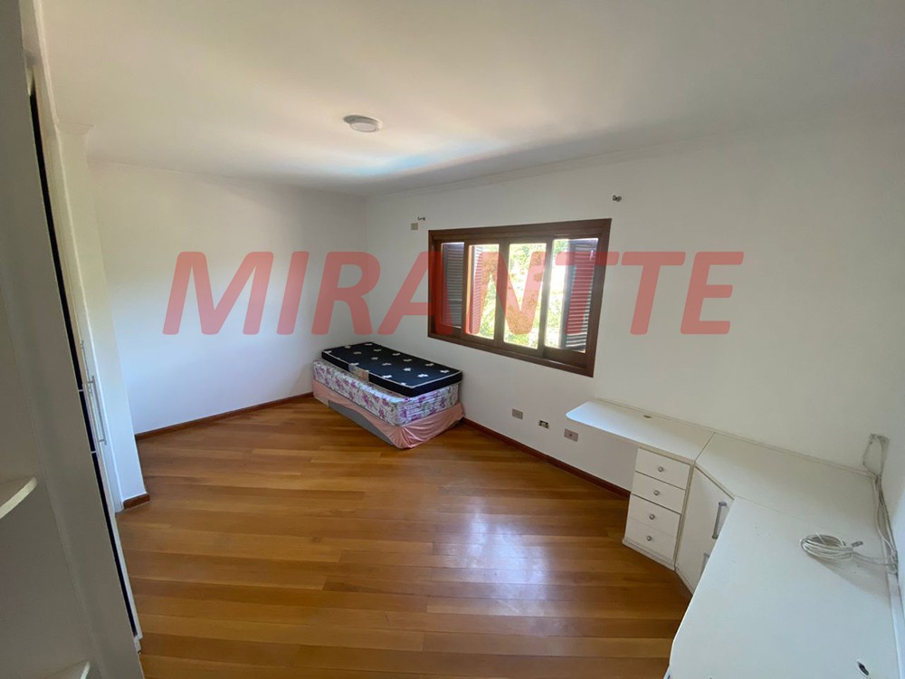 Sobrado de 530m² com 5 quartos em Serra Da Cantareira