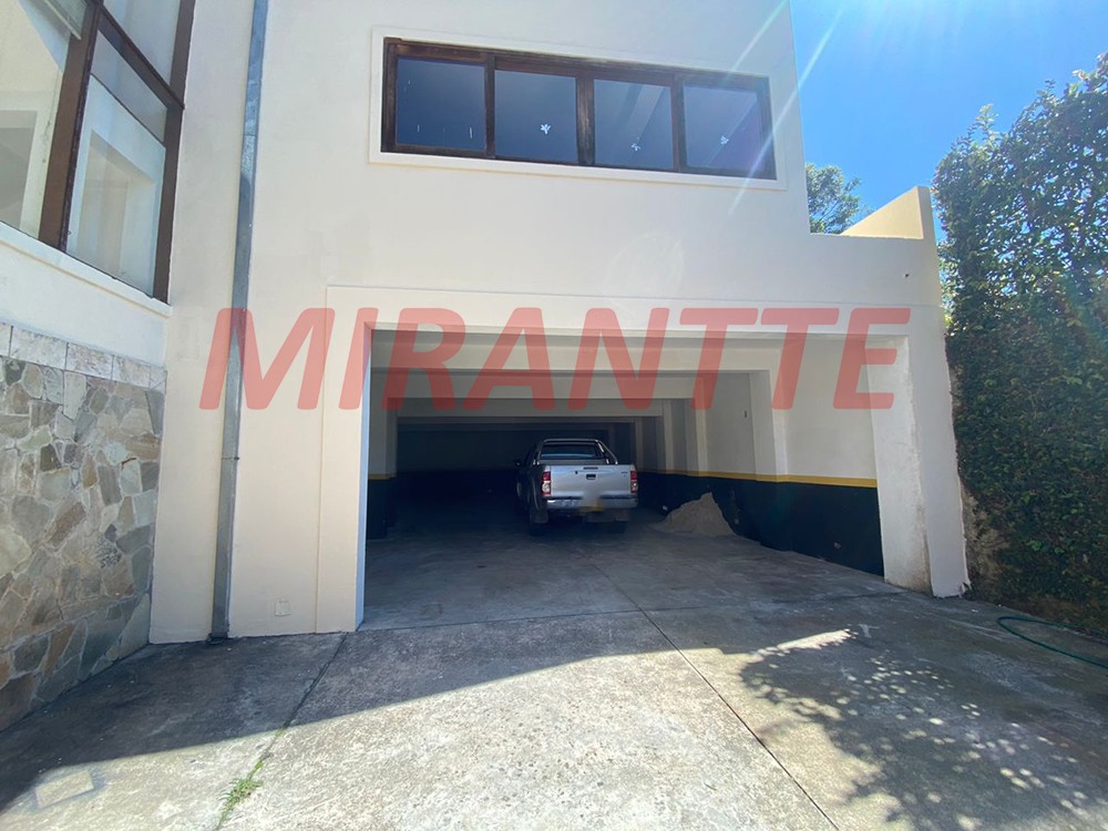 Sobrado de 530m² com 5 quartos em Serra Da Cantareira