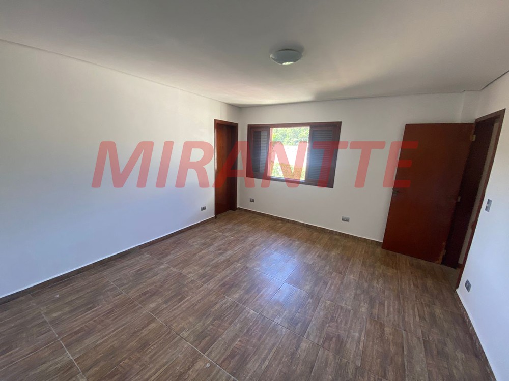 Sobrado de 530m² com 5 quartos em Serra Da Cantareira