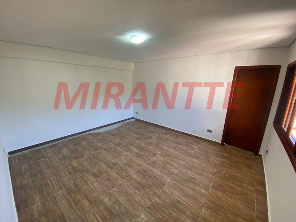 Sobrado de 530m² com 5 quartos em Serra Da Cantareira