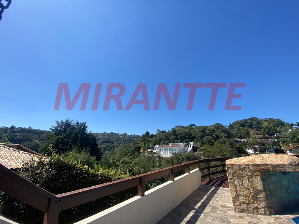 Sobrado de 530m² com 5 quartos em Serra Da Cantareira