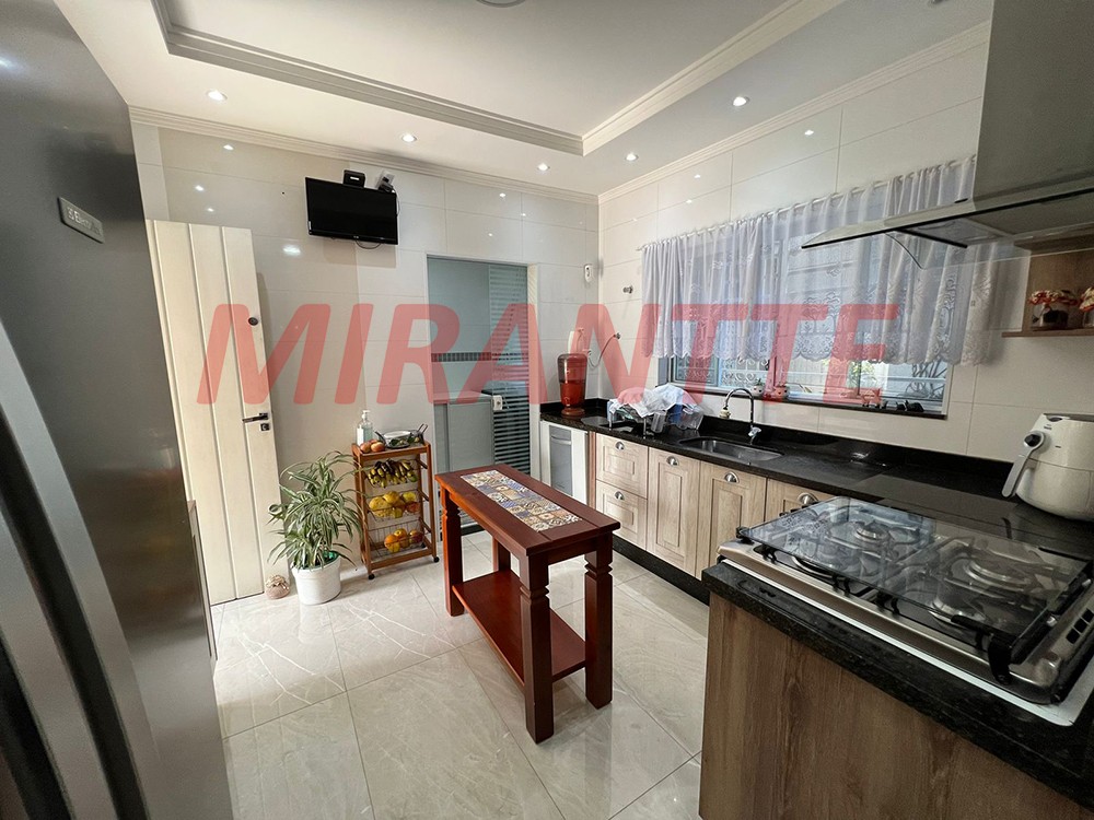 Sobrado de 137m² com 3 quartos em Vila Nova Mazzei