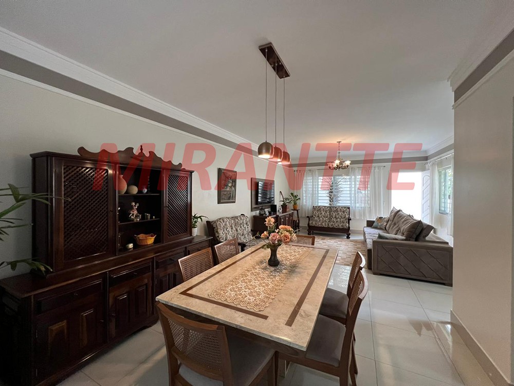 Sobrado de 137m² com 3 quartos em Vila Nova Mazzei