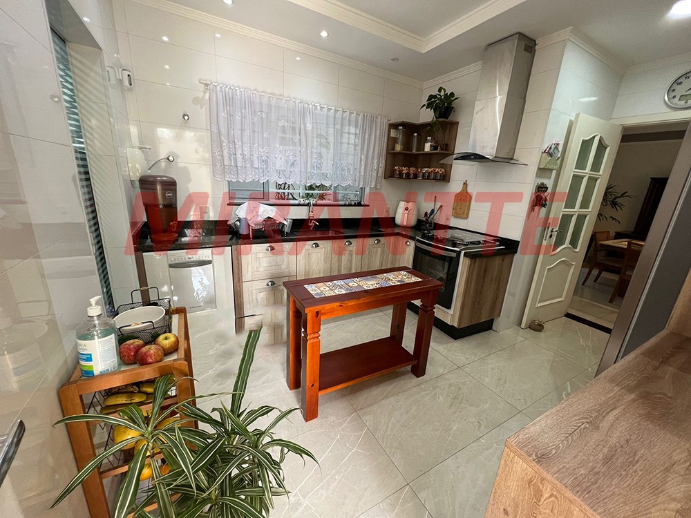 Sobrado de 137m² com 3 quartos em Vila Nova Mazzei