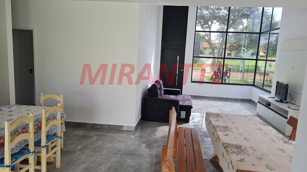 Casa terrea de 2023m² com 3 quartos em Terras de Santa Cristina