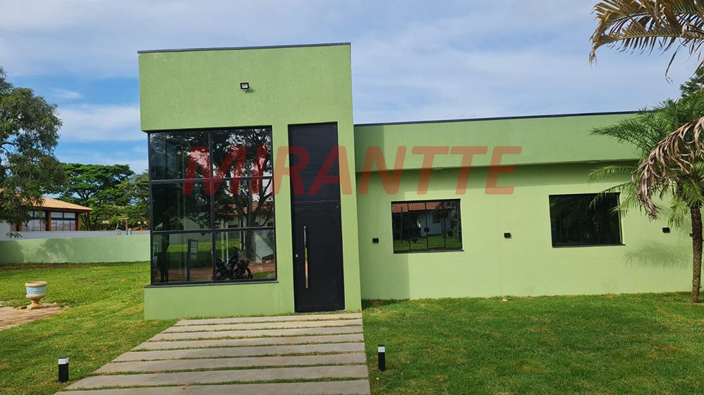 Casa terrea de 2023m² com 3 quartos em Terras de Santa Cristina