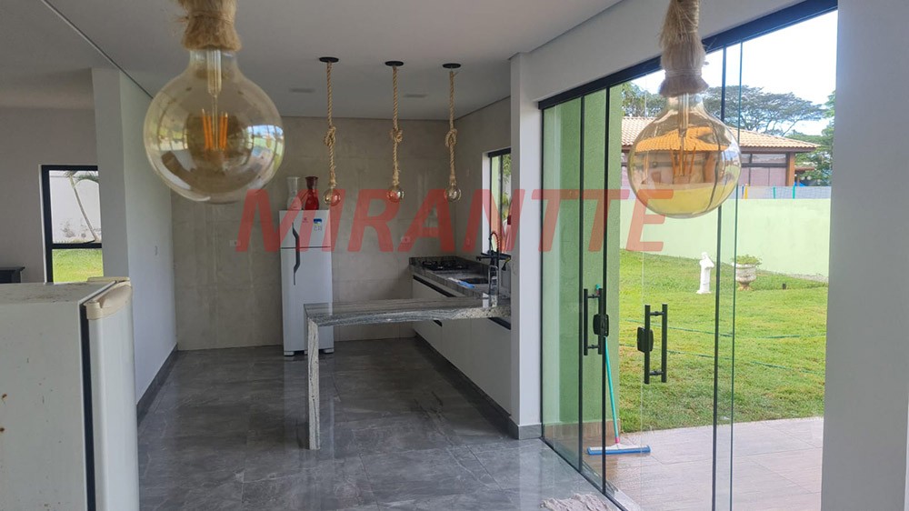 Casa terrea de 2023m² com 3 quartos em Terras de Santa Cristina