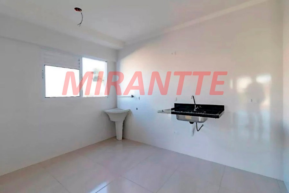 Apartamento de 52m² com 2 quartos em Água Fria