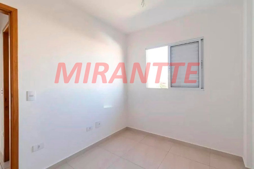 Apartamento de 52m² com 2 quartos em Água Fria