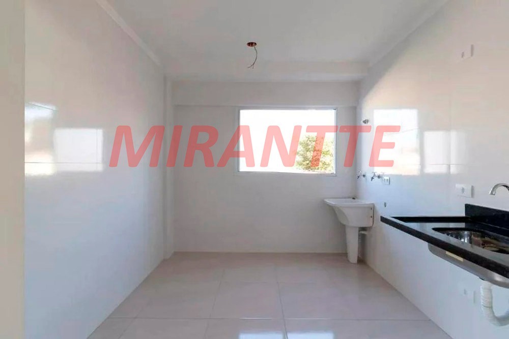 Apartamento de 52m² com 2 quartos em Água Fria