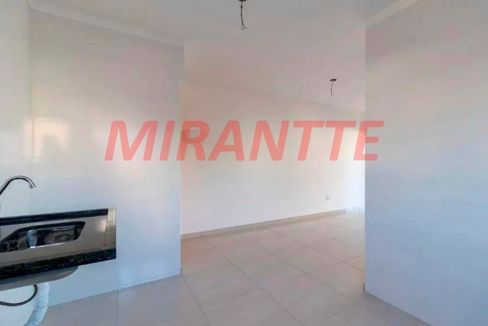 Apartamento de 52m² com 2 quartos em Água Fria