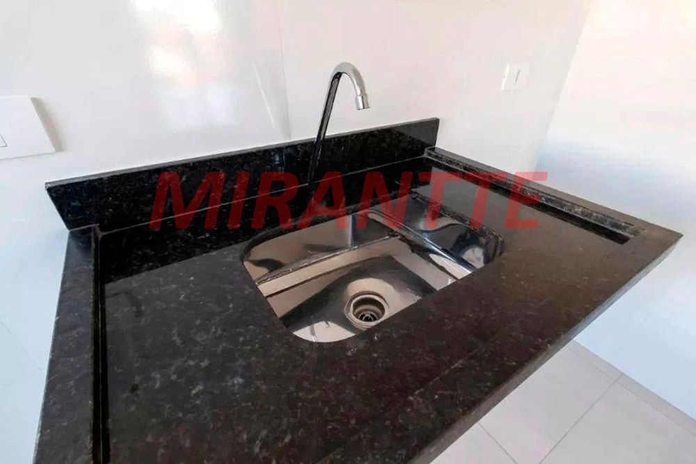 Apartamento de 52m² com 2 quartos em Água Fria