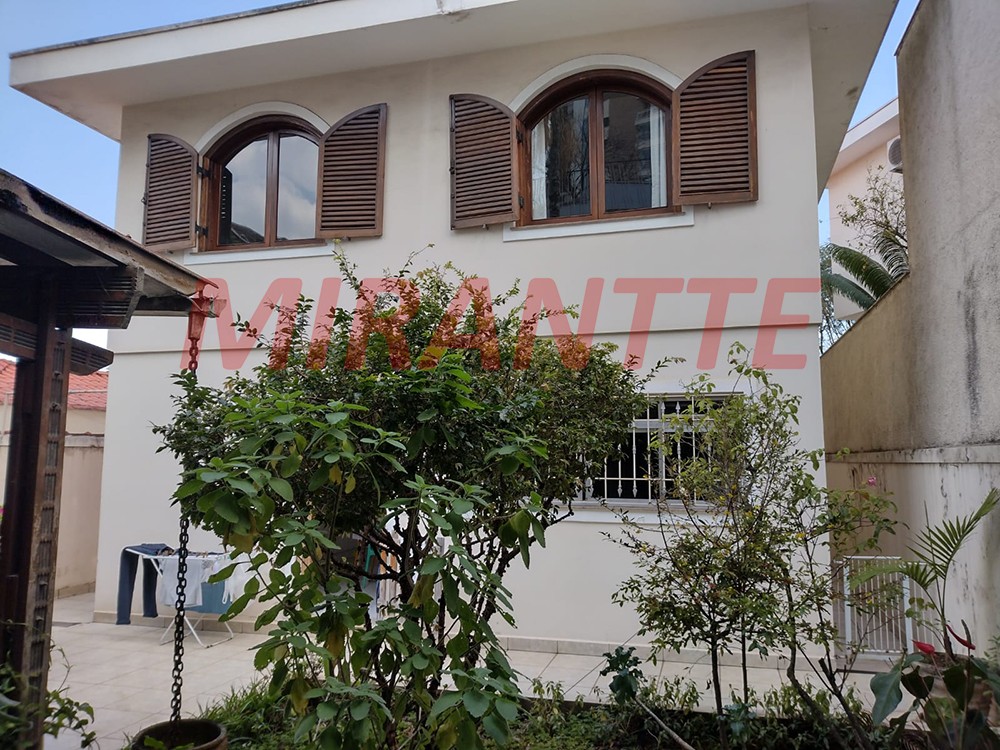 Cond. fechado de 386m² com 4 quartos em Santana
