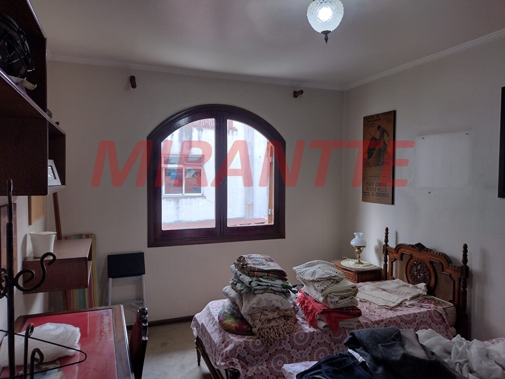 Cond. fechado de 386m² com 4 quartos em Santana