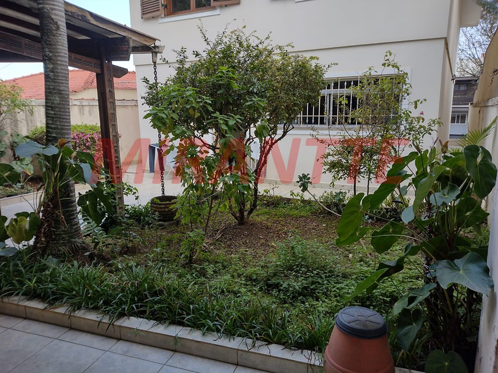 Cond. fechado de 386m² com 4 quartos em Santana