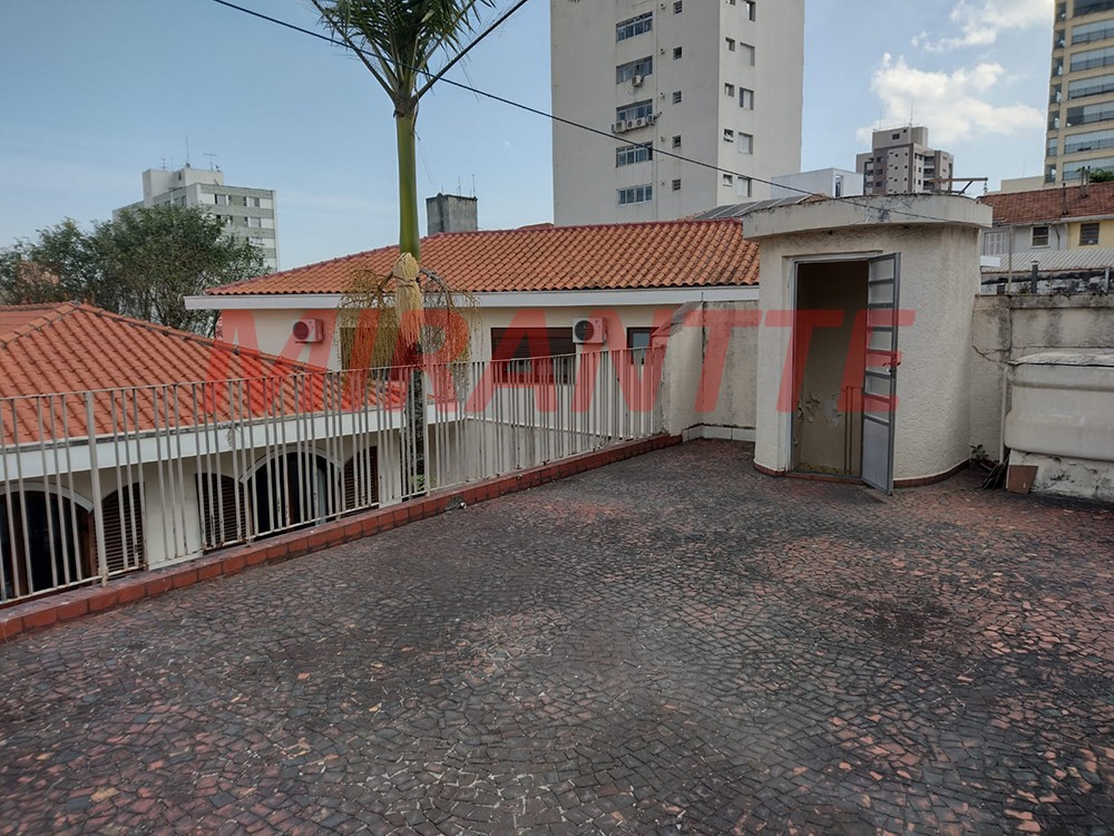 Cond. fechado de 386m² com 4 quartos em Santana