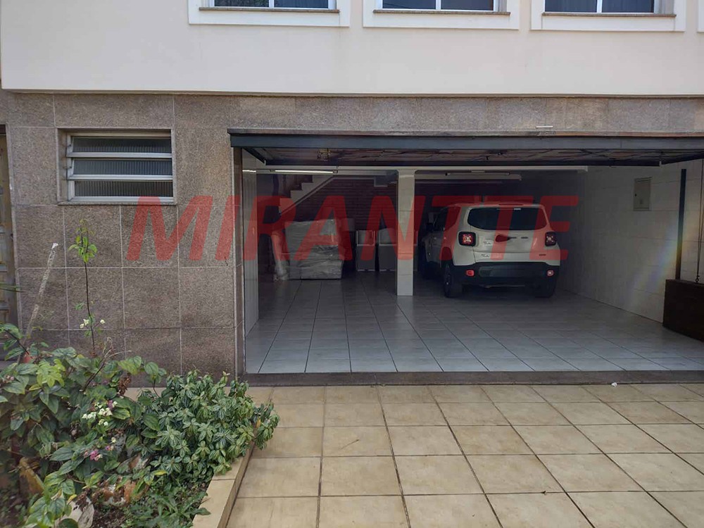 Cond. fechado de 386m² com 4 quartos em Santana