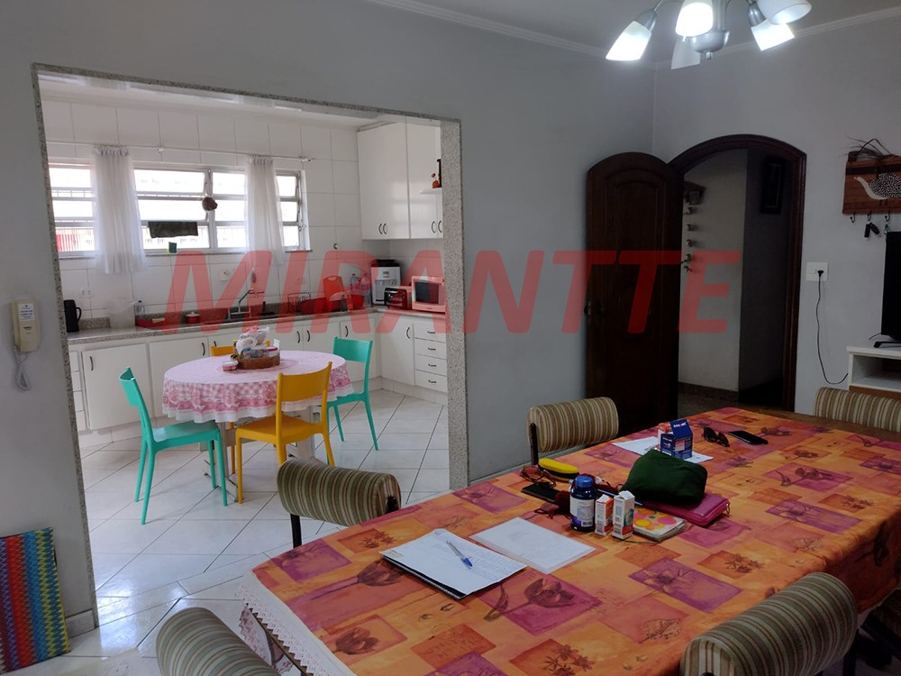 Cond. fechado de 386m² com 4 quartos em Santana