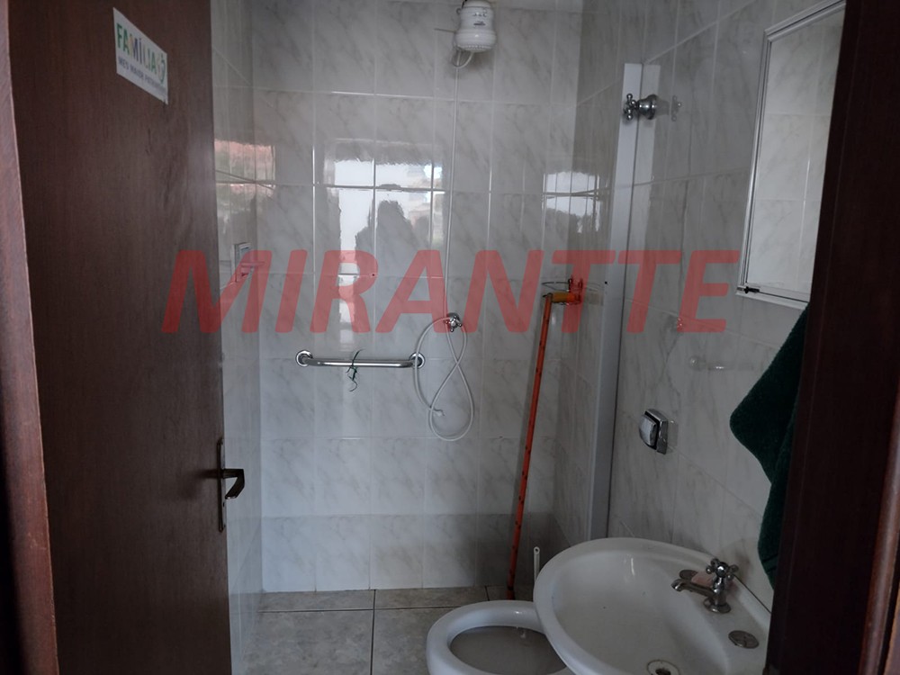 Cond. fechado de 386m² com 4 quartos em Santana
