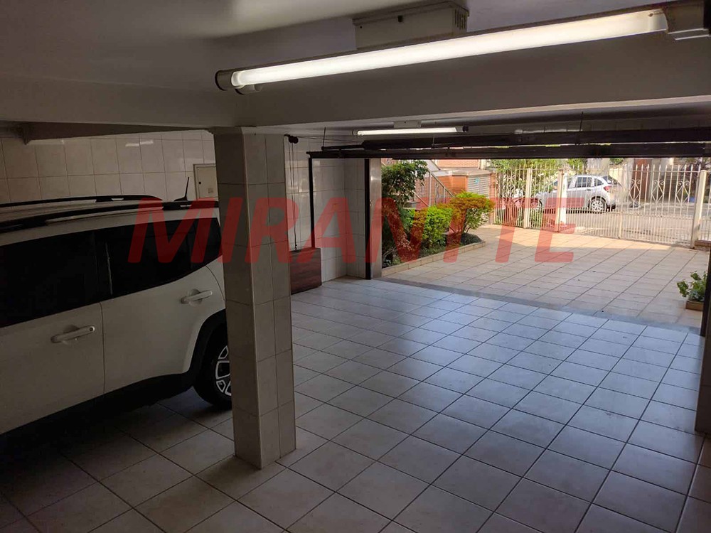 Cond. fechado de 386m² com 4 quartos em Santana