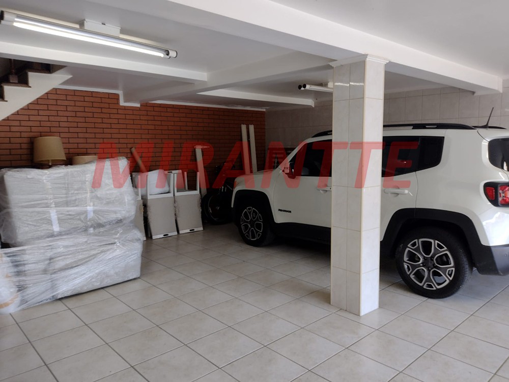 Cond. fechado de 386m² com 4 quartos em Santana